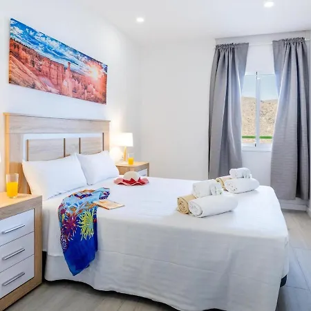 Apartment 31 Cristianos Front Sea, Pool Free Wifi *