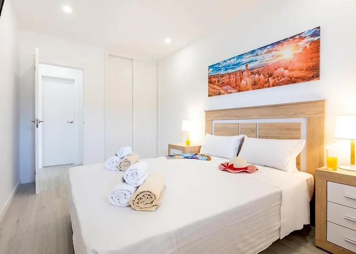 31 Cristianos Front Sea, Pool Free Wifi 公寓